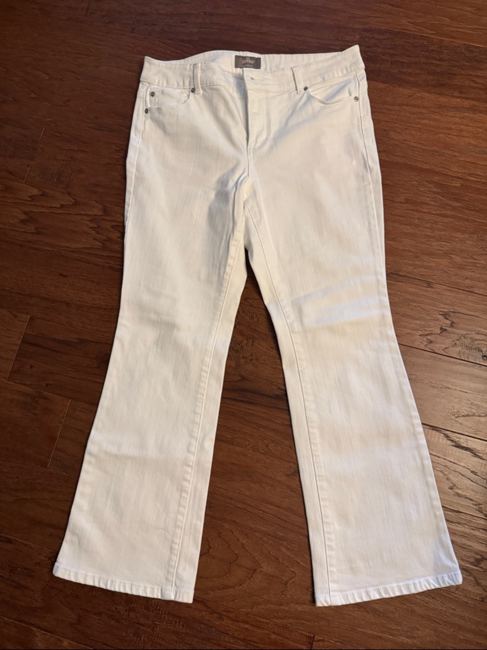 EUC Chicos White Bootcut Jeans